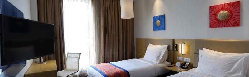 Holiday Inn Express Chennai Old Mahabalipuram Road Exterior photo
