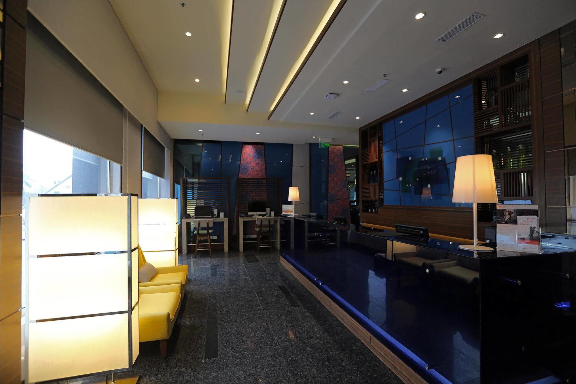 Holiday Inn Express Chennai Old Mahabalipuram Road Exterior photo